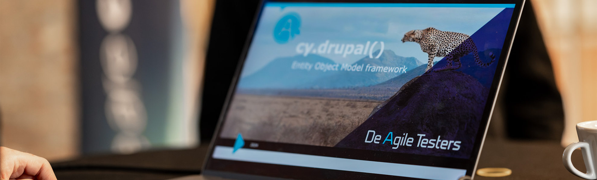 Slider QA 1980x800 DAT
